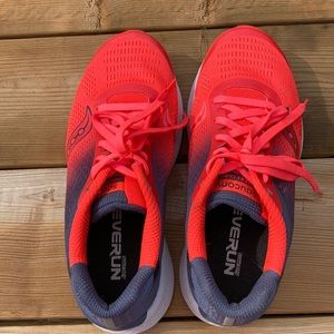 Saucony everrun running shoes